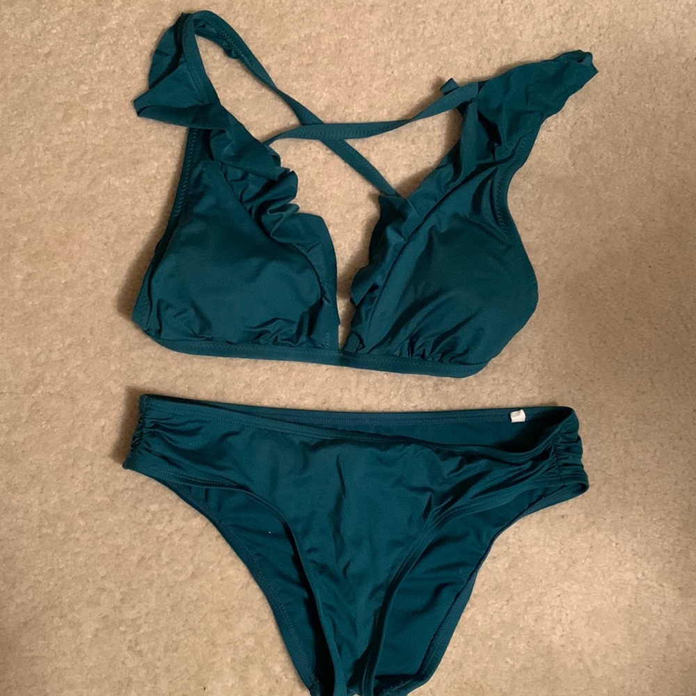 Green bikini set